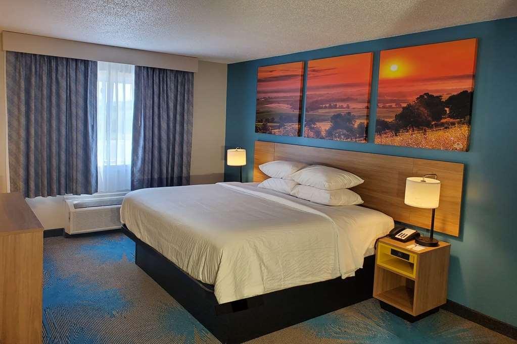 Days Inn By Wyndham Sandusky Cedar Point Room photo