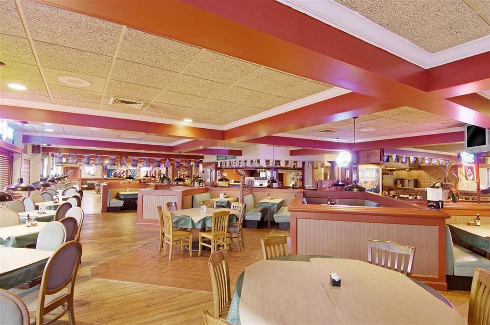Days Inn By Wyndham Sandusky Cedar Point Restaurant photo